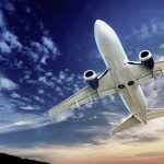 Fly der er lettet og er i gang med at rejse